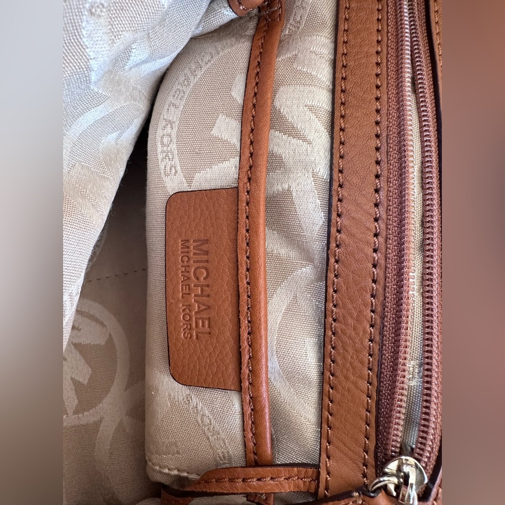 Michael Kors Fulton Camel Leather Shoulder Bag with 3 Accent Scarves - Picture 7 of 14